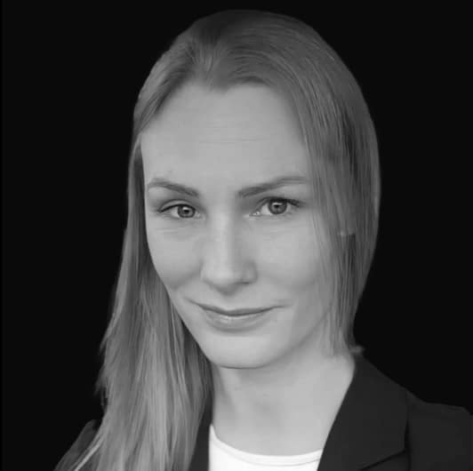 Sheena Barry Headshot